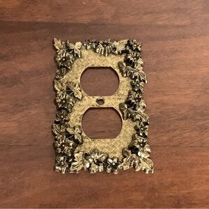 Vintage 60s gold brass metal ornate floral outlet cover wall plate